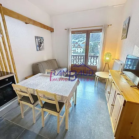 4 Personnes Centre Village - Mezzanine Et Balcon Sud - Fr-1-854-42 Valloire